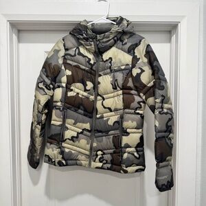 KUIU Super Down Ultra Jacket in Camouflage